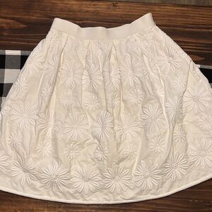 P.a.r.o.s.h Elegant White Floral Embroidered Skirt medium
